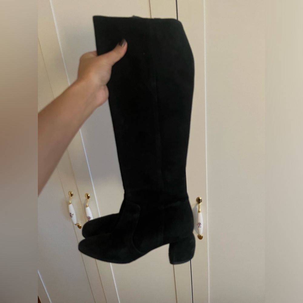 Italian made suede leather boots